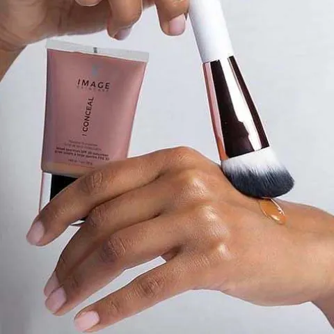 Image Skincare I Beauty - Flawless Foundation Brush